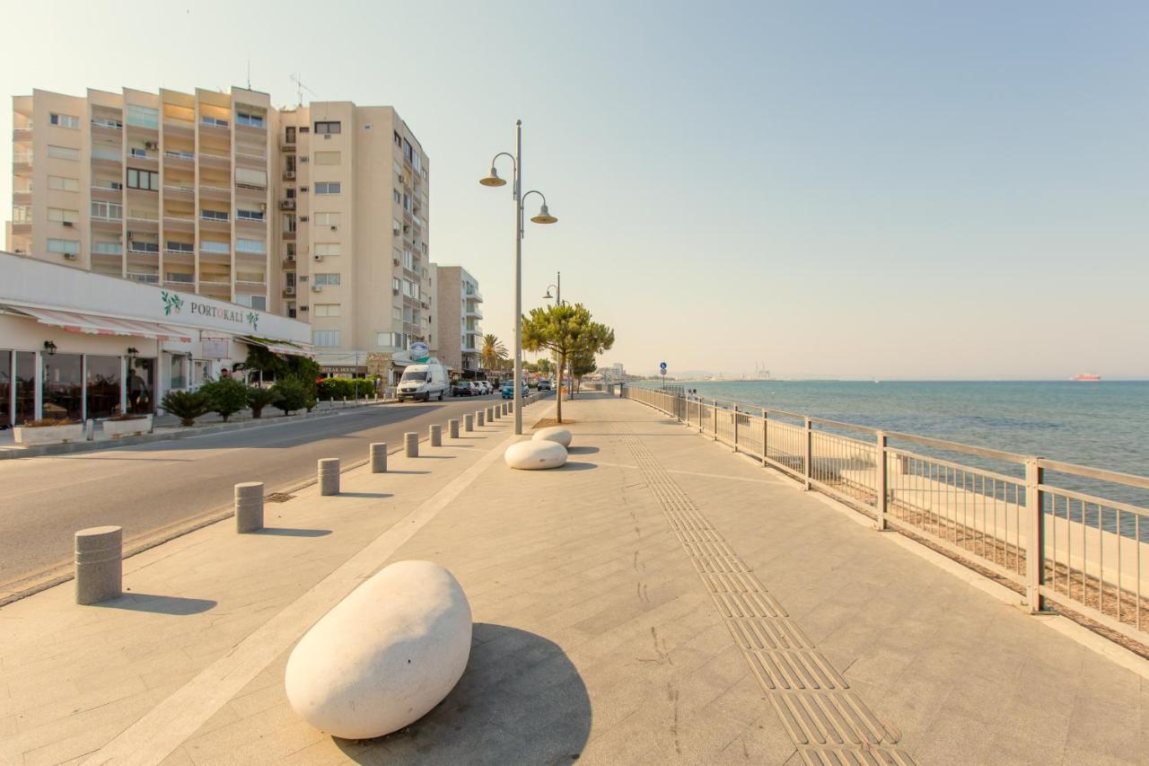 Furnished Seafront Studio ラルナカ エクステリア 写真