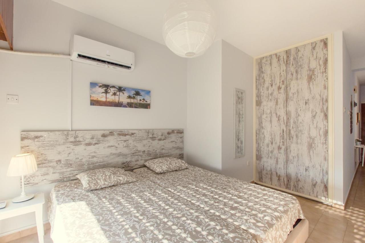 Furnished Seafront Studio ラルナカ エクステリア 写真
