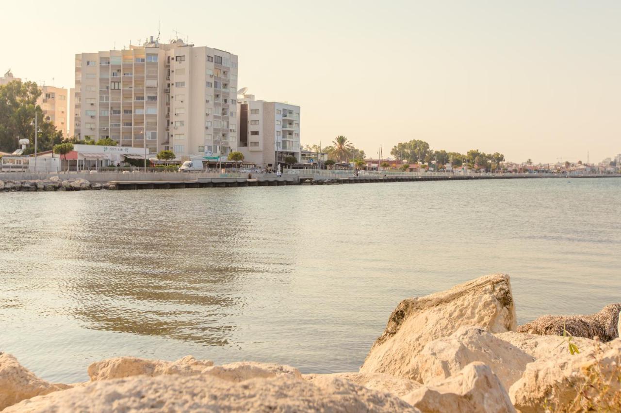 Furnished Seafront Studio ラルナカ エクステリア 写真